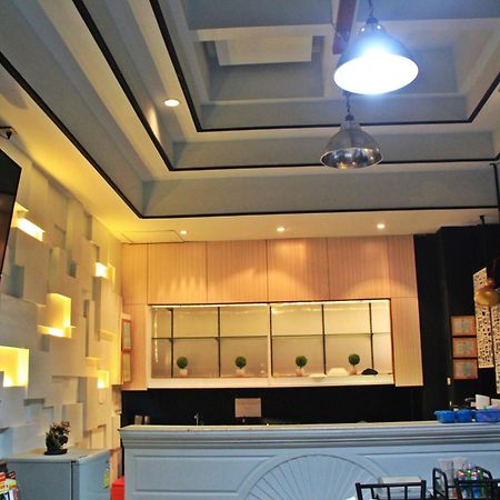 โรงแรมเรือนทิพย์ เชียงราย Ruean Tip Hotel Zewnętrze zdjęcie