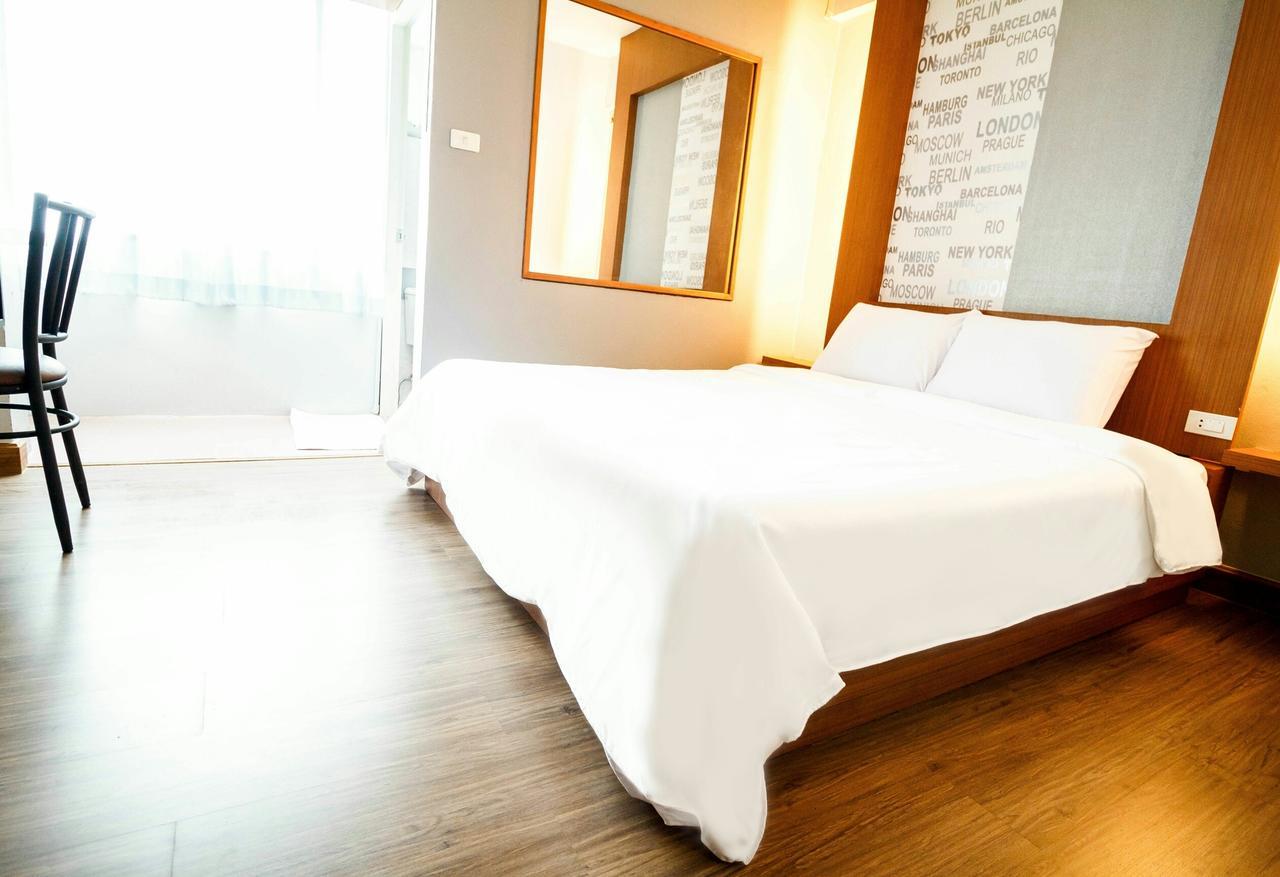 โรงแรมเรือนทิพย์ เชียงราย Ruean Tip Hotel Pokój zdjęcie