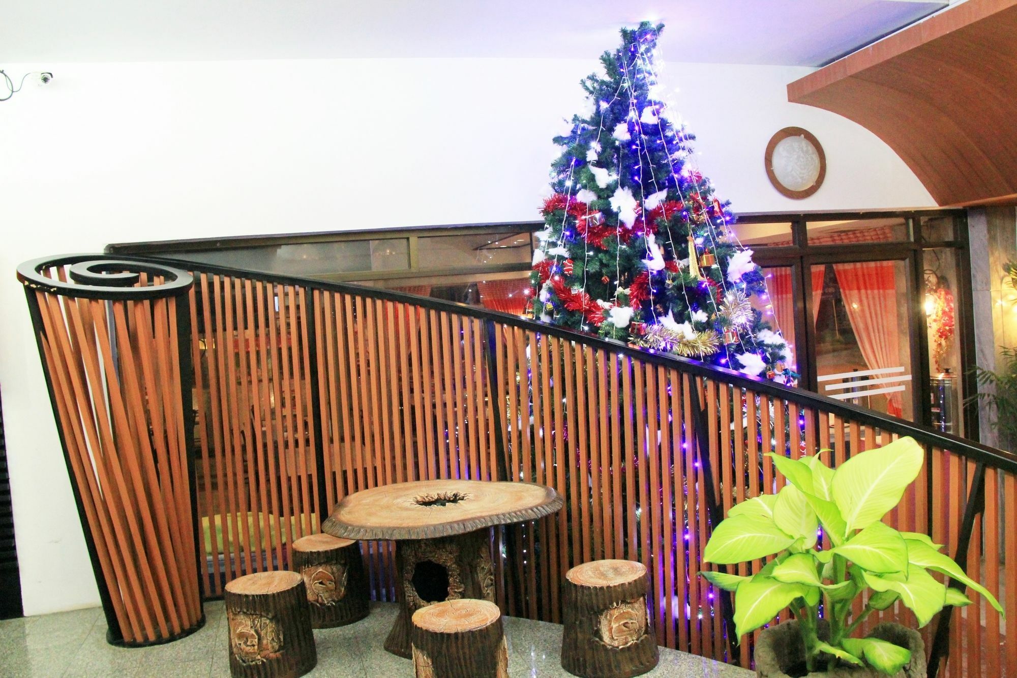 โรงแรมเรือนทิพย์ เชียงราย Ruean Tip Hotel Zewnętrze zdjęcie